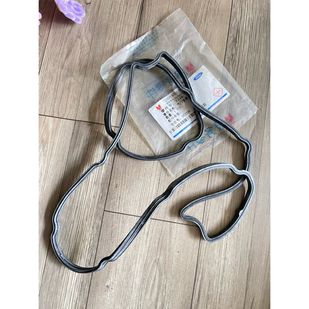 Gioang nắp giàn cò Ford transit JMC