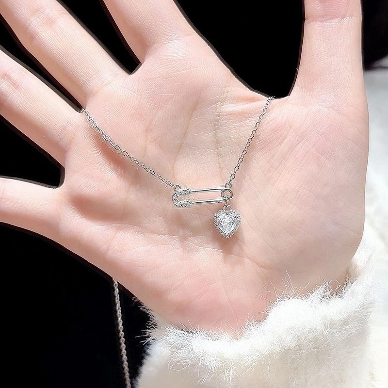 🧚🏻‍♀️Ganten🧚🏻‍♀️Vòng cổ hình học trái tim Hàn Quốc dành cho nữ Vòng cổ đính đá pha lê