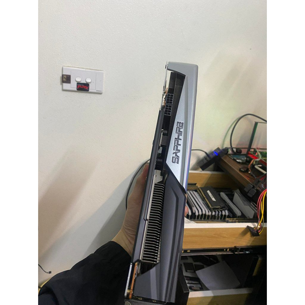 VGA RX 5700XT 8GB SAPPHIA NITRO+ LIKE NEW