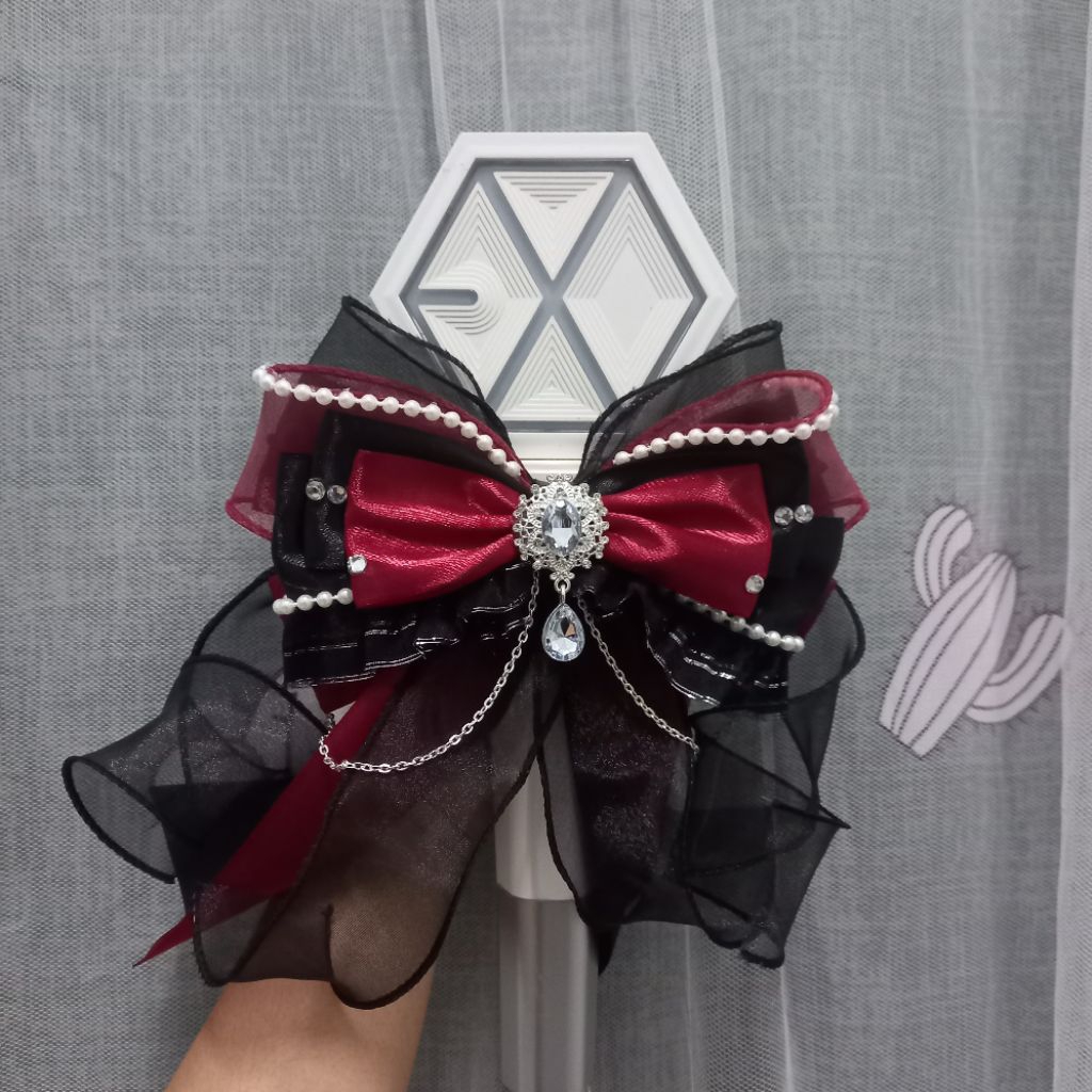 Nơ lightstick màu đỏ đen sang chảnh - nơ lightstick nhóm nhạc ENHYPEN EXO BTS BLACKPINK PLAVE SKZ TW
