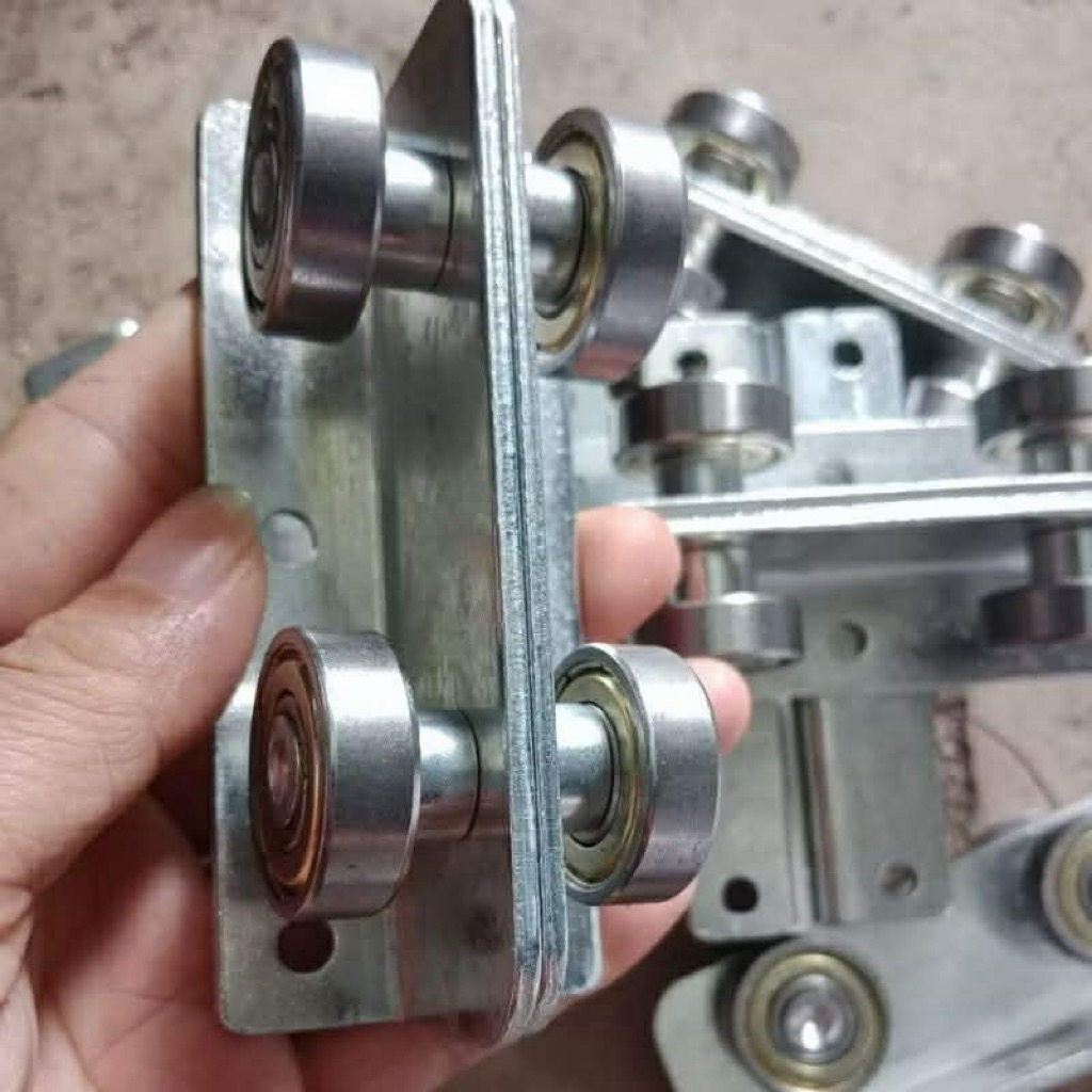 Phụ Kiện Cửa Sắt, Bánh Xe Cửa Lùa Chịu Lực 200kg, Chịu Tải 4 Bi Chạy Máng Tuỳ Chọn 40/55/60mm