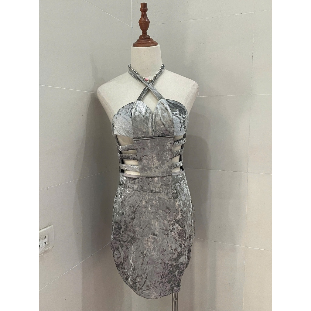 Váy cổ yếm đi chơi váy nhung dáng ngắn khéo bên sườn sexy gợi cảm đi bar quẩy thanh lý có mút ngực