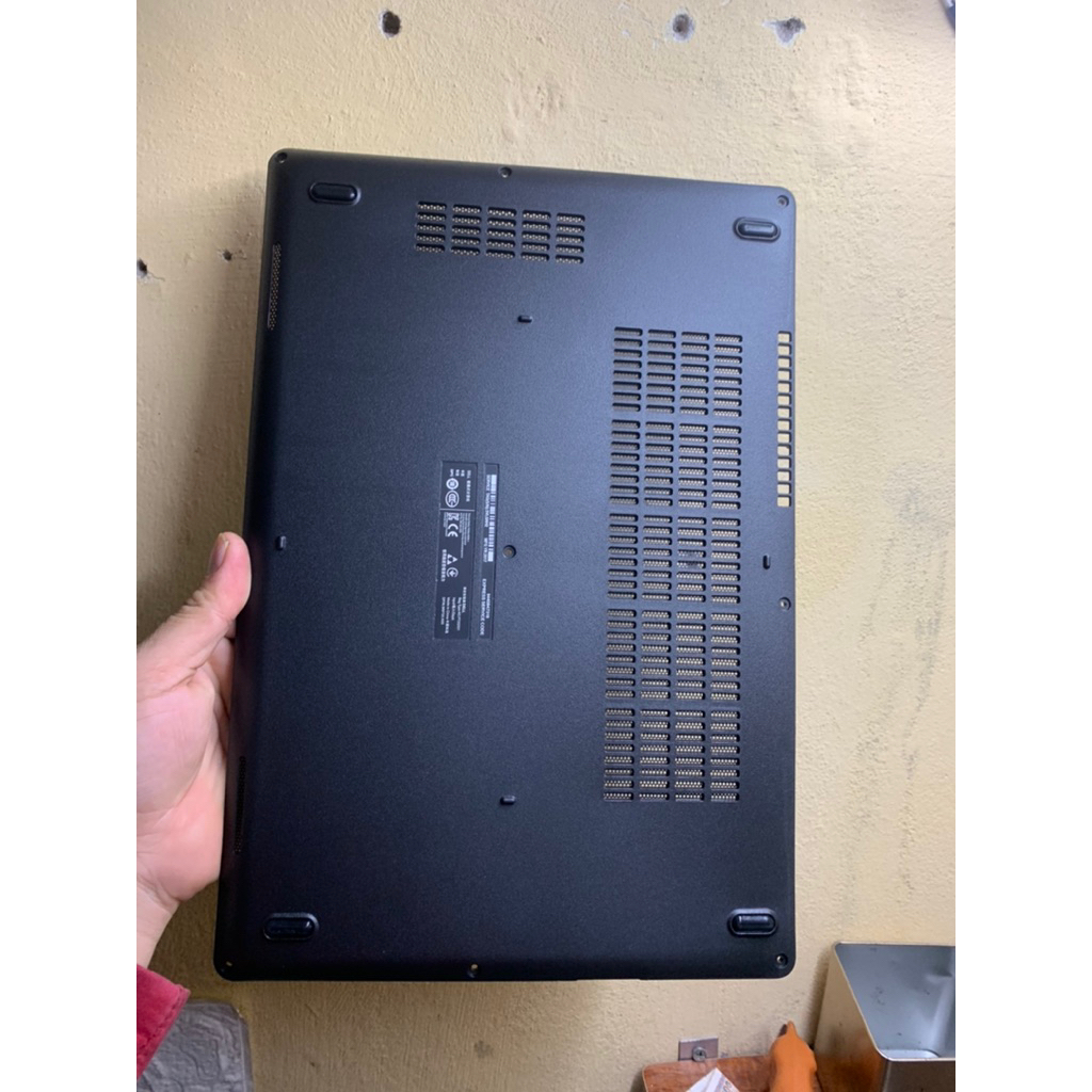 Vỏ D Dell Latitude 5490 E5490 ( Nhựa và Zin)