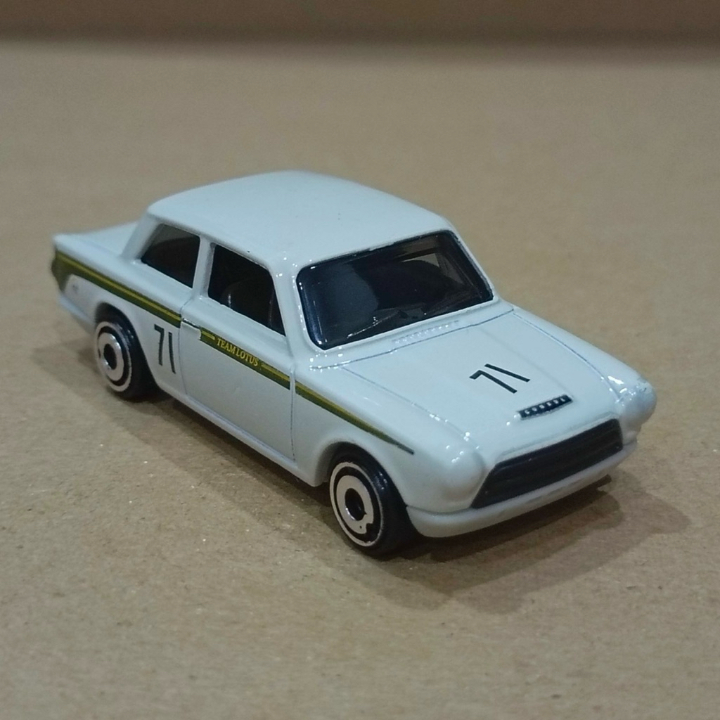 Xe Hot Wheels Lotus Cortina