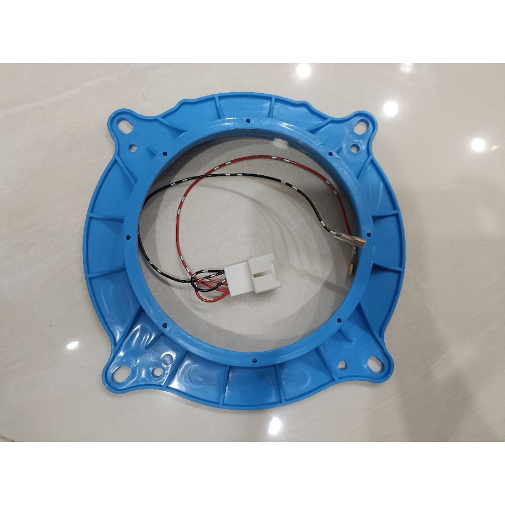 1 chiếc đế dưỡng loa kèm giắc cho Mazda 3