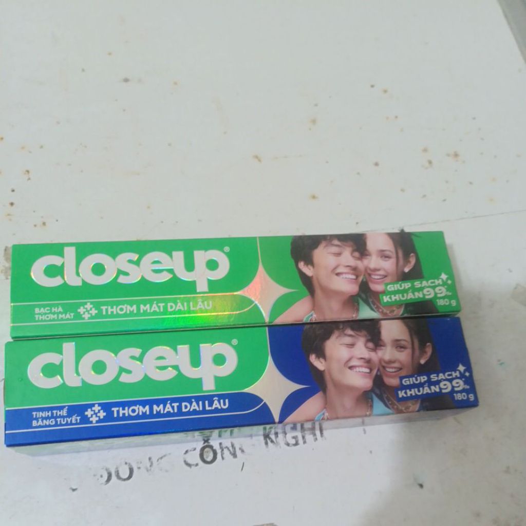 kem đánh răng closeup