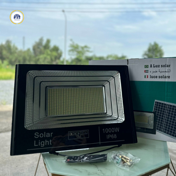 ĐÈN PHA NĂNG LƯỢNG MẶT TRỜI NT-SF1000 –  công suất 1000W