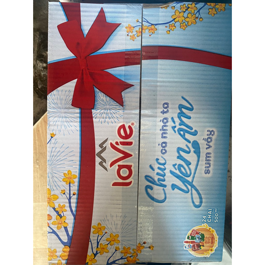 nước suối lavie thùng 24 chai  (mẫu thùng có thể thay đổi)
