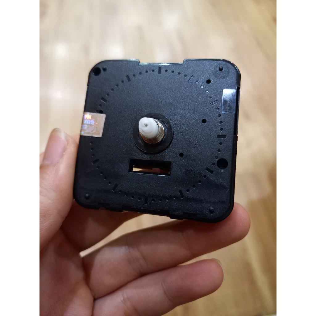 Máy đồng hồ treo tường Newstar kim giật - Dùng cho ĐH Kashi, Kana, Newstar