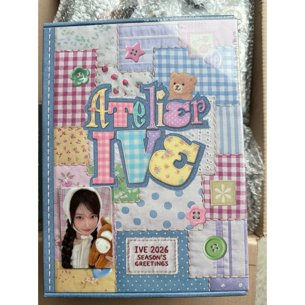 Sẵn IVE 2026 Season's Greetings Atelier IVE