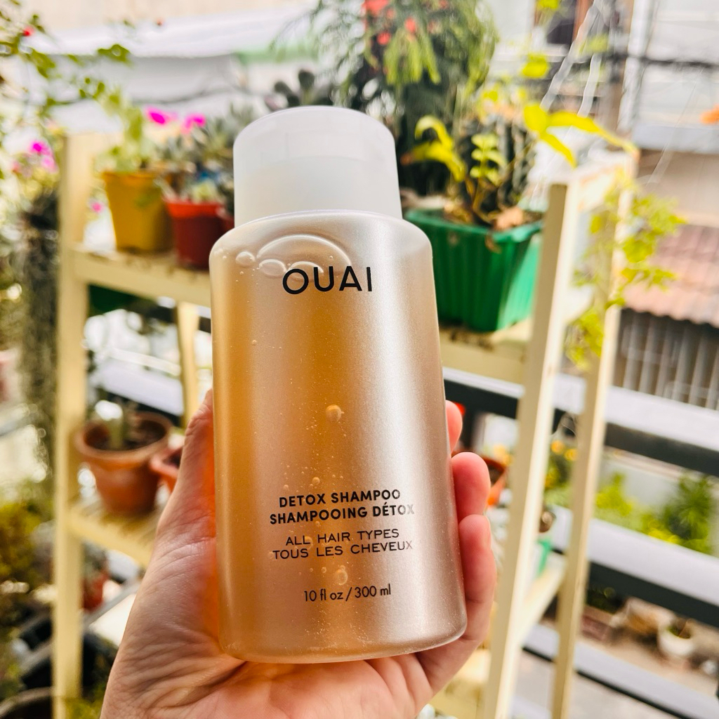 Dầu gội làm mềm mượt tóc và thải độc, làm sạch da đầu OUAI Detox Shampoo
