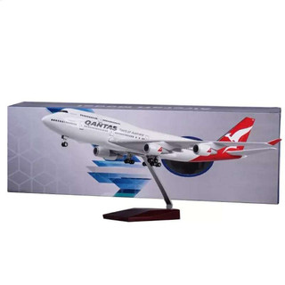 Mô hình máy bay Quantas 47cm có bánh xe+ đèn Led