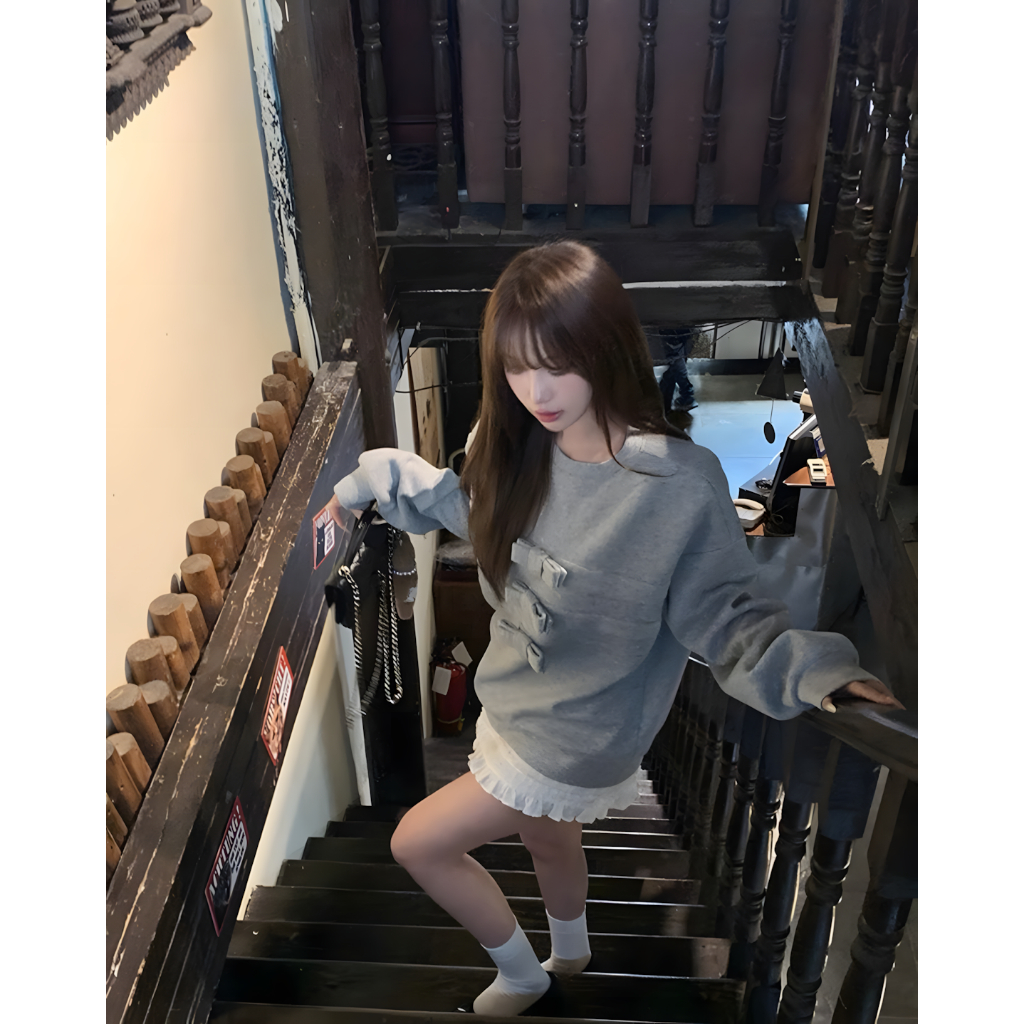 Áo Sweater Nữ Đính 3 Nơ Coquette Hot Trend 2026 - Áo Nỉ Bông Cotton Dày Dặn Form Rộng Che Bụng Han20