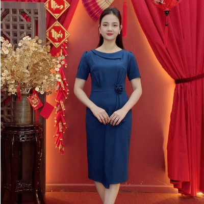 Đầm body trung niên - Cổ thuyền tay ngắn kết hoa - Xanh coban - TTV2028