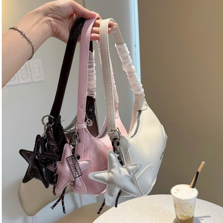 Túi Xách Nữ Kẹp Nách Da Bóng Size 21 Kèm Charm Levoi Sang Trọng – HT553 | BigBuy360 - bigbuy360.vn