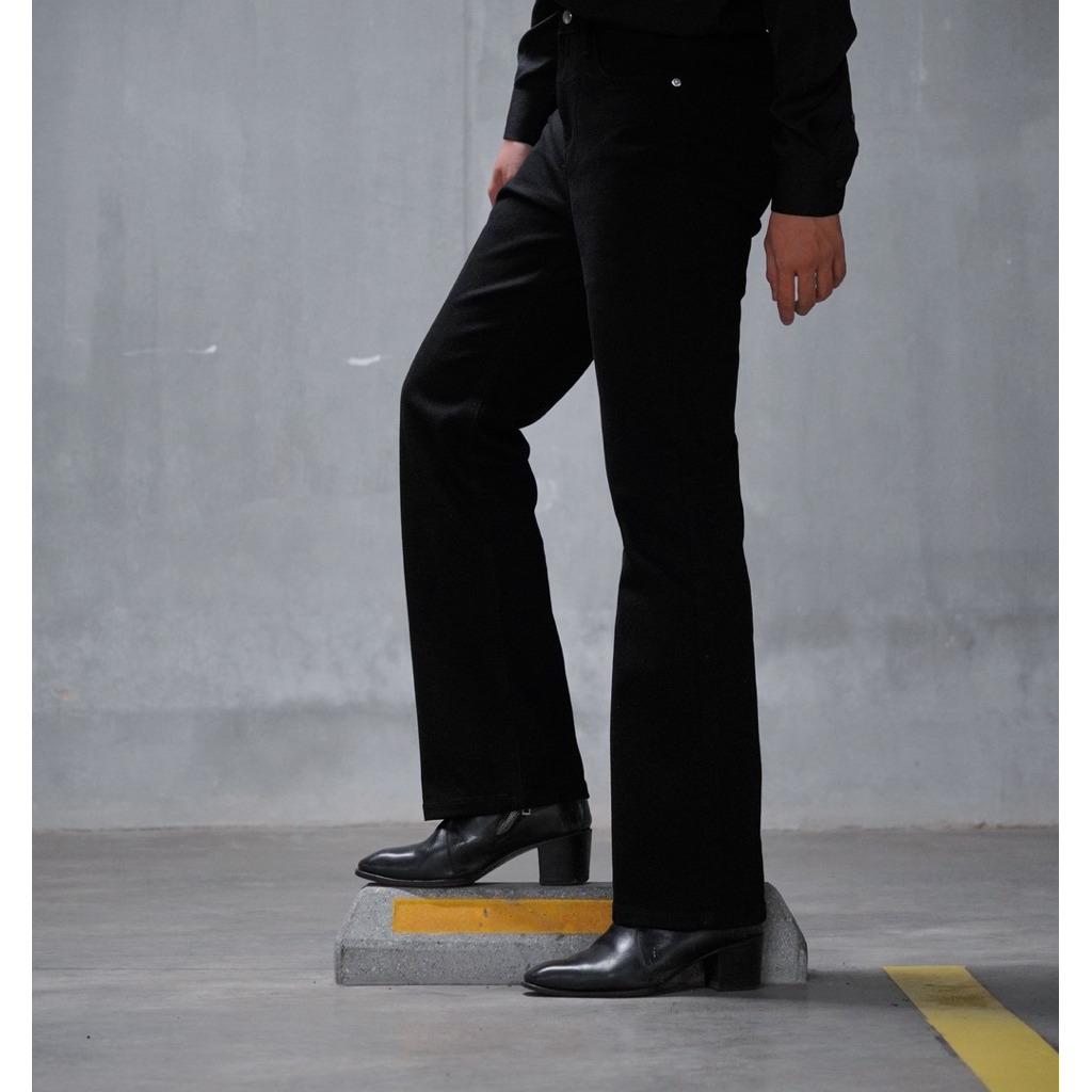 BOOTCUT DENIM IN BLACK - Quần Jeans Nam Form Bootcut Loe Nhẹ Co Dãn | BigBuy360 - bigbuy360.vn