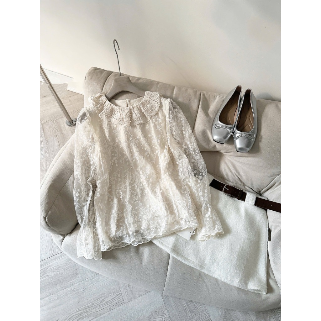 ÁO REN HOA NỔI CỔ BÈO TAY BỒNG ÁO SƠ MI REN HOA NỔI CỔ BÈO 2 LỚP TAY BỒNG STYLE KOREA - DÀNH CHO NỮ | BigBuy360 - bigbuy360.vn