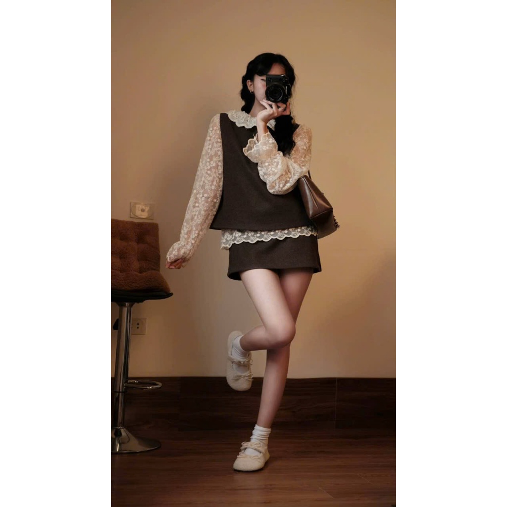 ÁO REN HOA NỔI CỔ BÈO TAY BỒNG ÁO SƠ MI REN HOA NỔI CỔ BÈO 2 LỚP TAY BỒNG STYLE KOREA - DÀNH CHO NỮ | BigBuy360 - bigbuy360.vn