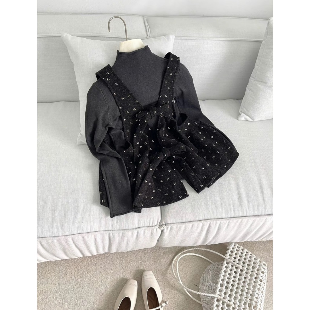 ÁO YẾM DẠ ÉP HOA NHÍ CỘT NƠ DÁNG XÒE MẶC ĐƯỢC 2 KIẾU ÁO YẾM HOA NHÍ VINTAGE - DÀNH CHO NỮ | BigBuy360 - bigbuy360.vn