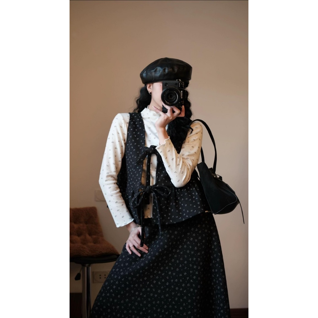 ÁO YẾM DẠ ÉP HOA NHÍ CỘT NƠ DÁNG XÒE MẶC ĐƯỢC 2 KIẾU ÁO YẾM HOA NHÍ VINTAGE - DÀNH CHO NỮ | BigBuy360 - bigbuy360.vn