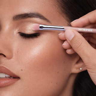 Cọ Tán Bầu Mắt / Màu Nhũ MORPHE Eye Shadow Brush M201 – Lông Mềm, Tán Mịn, Bám Phấn Tốt
