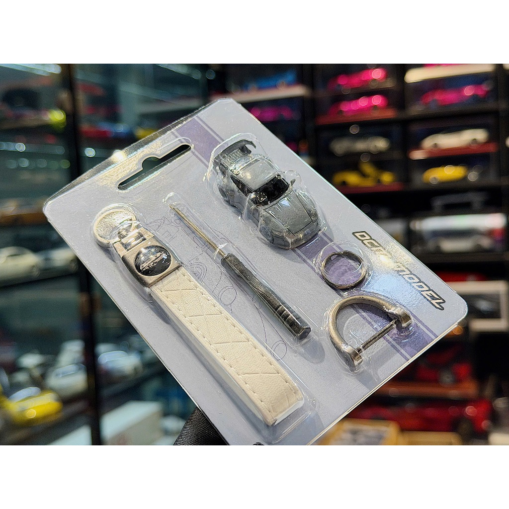 MÓC KHÓA XE MÔ HÌNH PORSCHE RWB,DCM MODEL