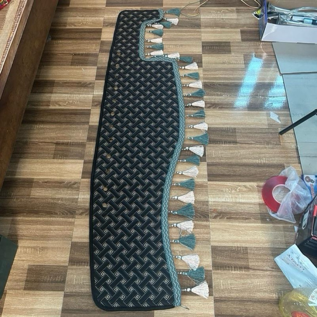 Thảm taplo 6D xe tải isuzu qkr270 230 210 đầu vuông