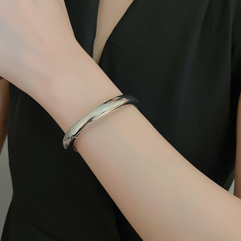 Vòng Tay Nữ Kim Loại Gold Cá Tính, Phong Cách Âu Mỹ, Y2K, Dễ Phối Outfit- VT54
