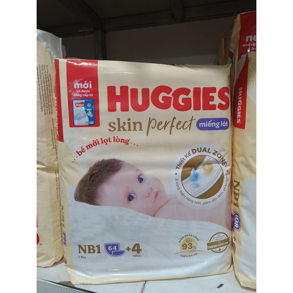 1 gói miếng lót HUGGIES NB1  64 miếng