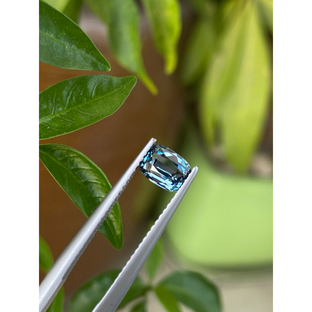 Spinel xám xanh