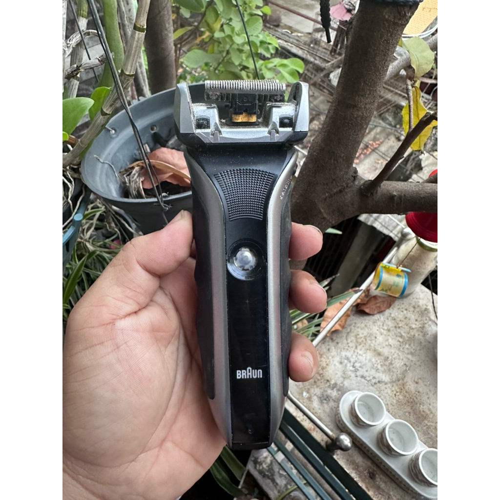 Xác máy cạo râu điện Braun Series 5 bãi nhật