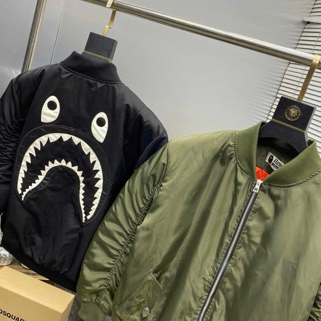 Áo khoác BP BAPE cá mập buồn hồng phối chữ sau lưng-áo bomber BAPE cá mập unisex nam nữ hot trend