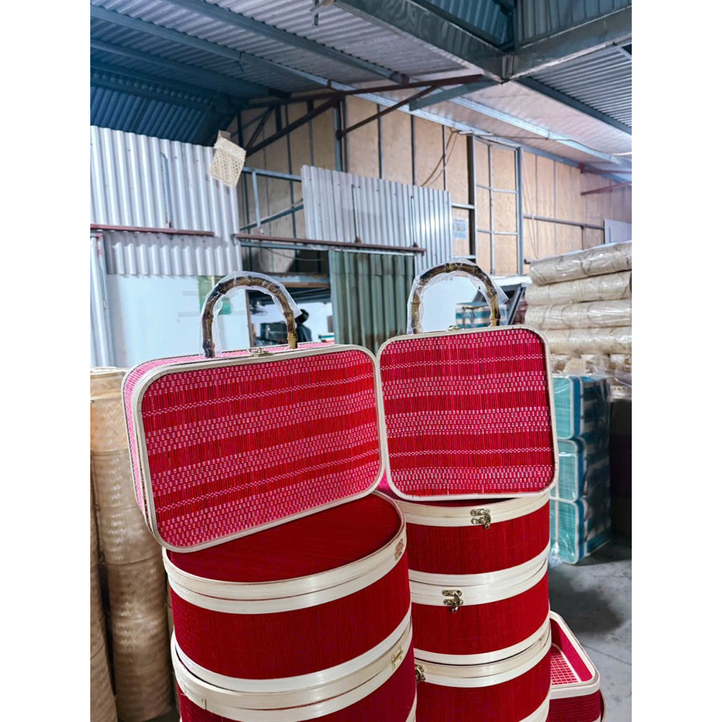 Hộp mây tre 24X24 CHỈ DÀY MÀU ĐỎ