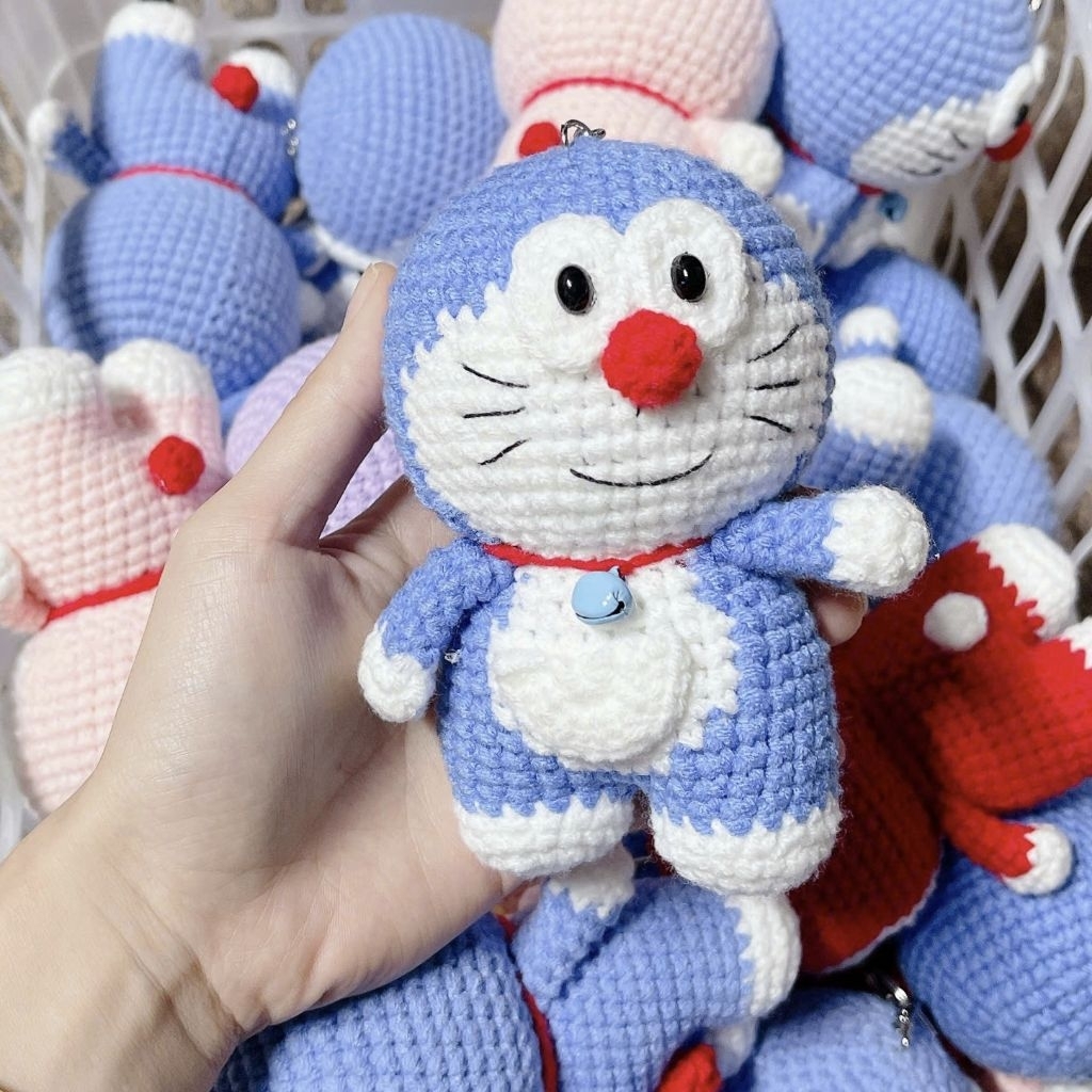 Doraemon móc bằng len