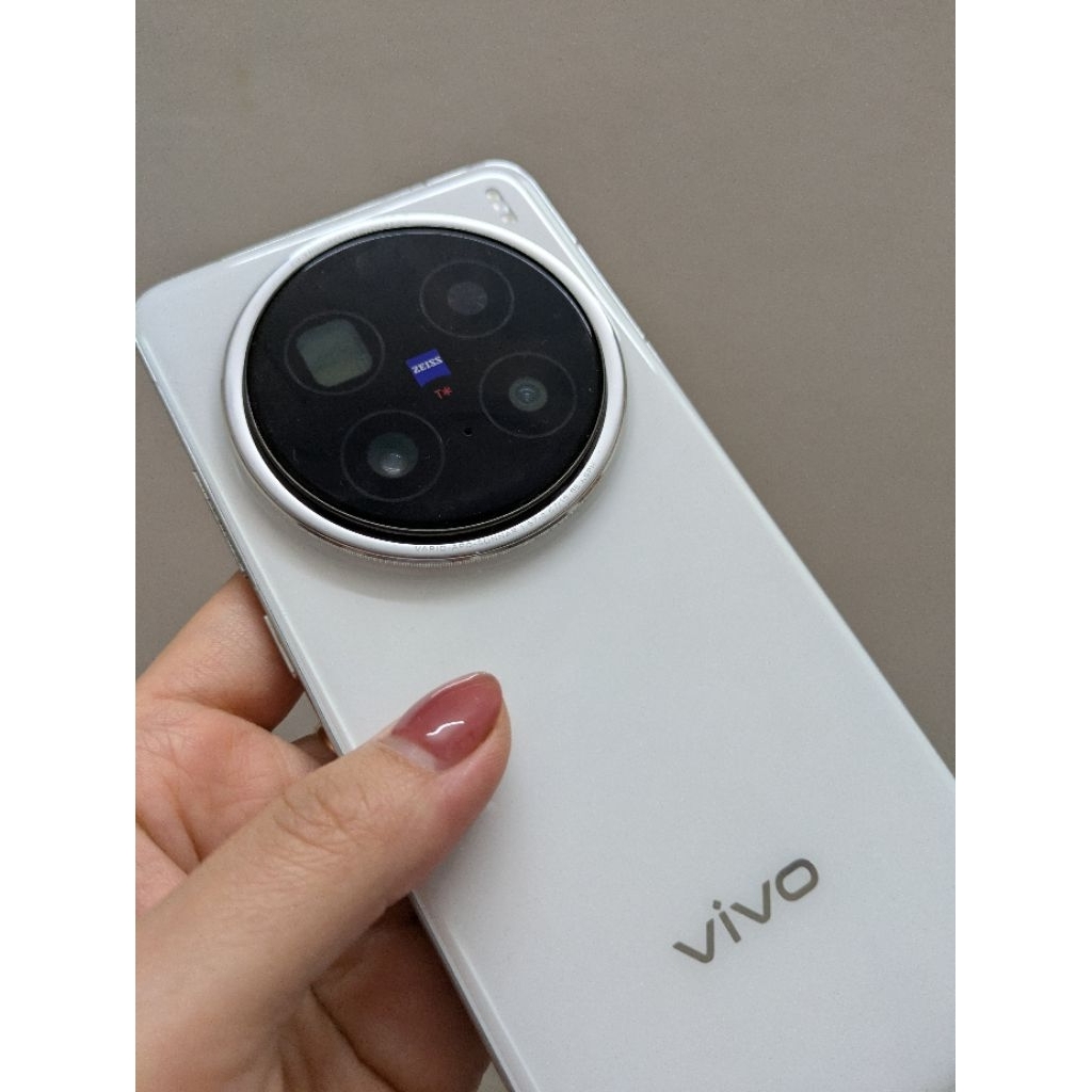 Vivo X200 pro 12/256 like new full box