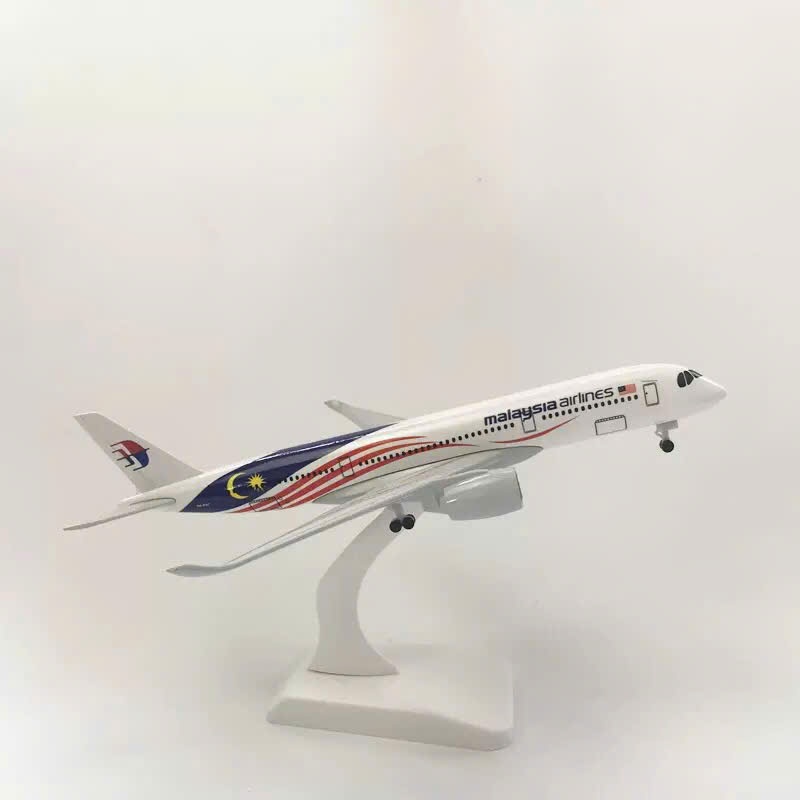 Mô hình máy bay Malaysia a350 18cm có bánh xe(Mô hình máy bay+ đế trưng bày)