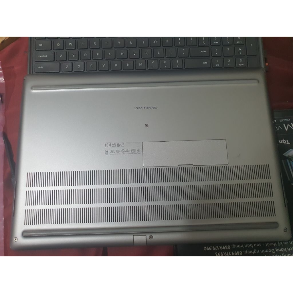 mặt D Dell precision 7560