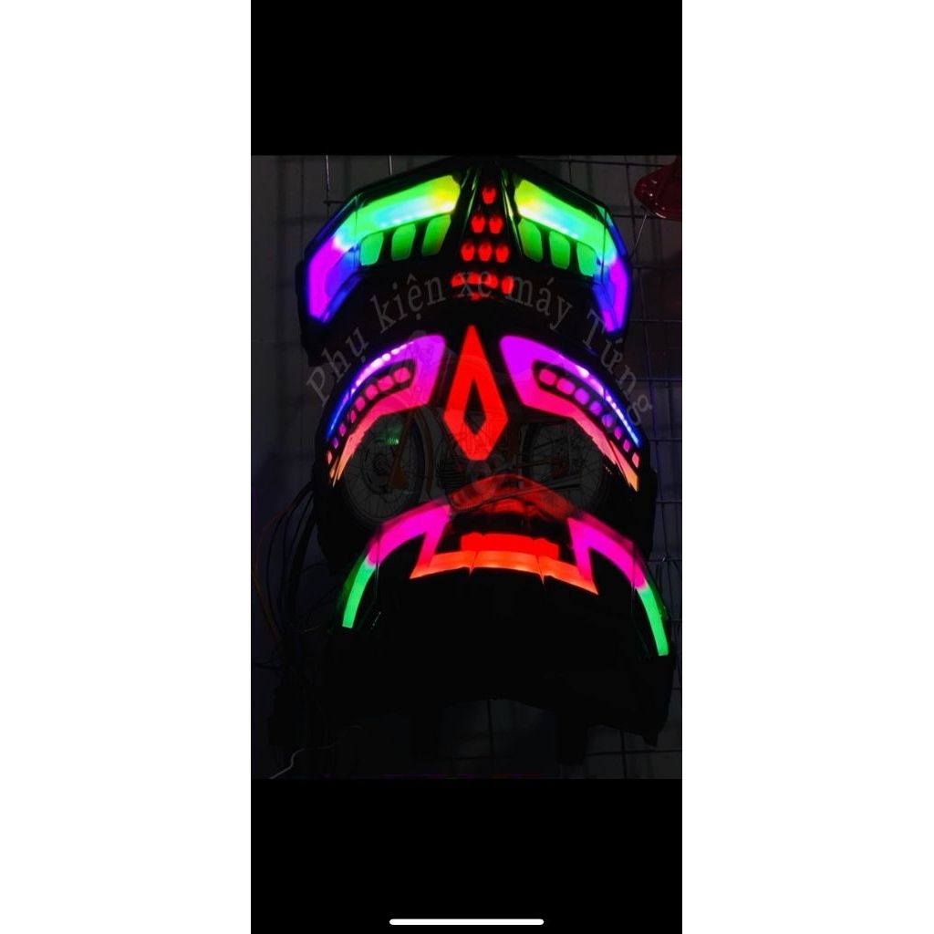 đèn hậu Audi VARIO A11 chỉnh BLUETOOTH