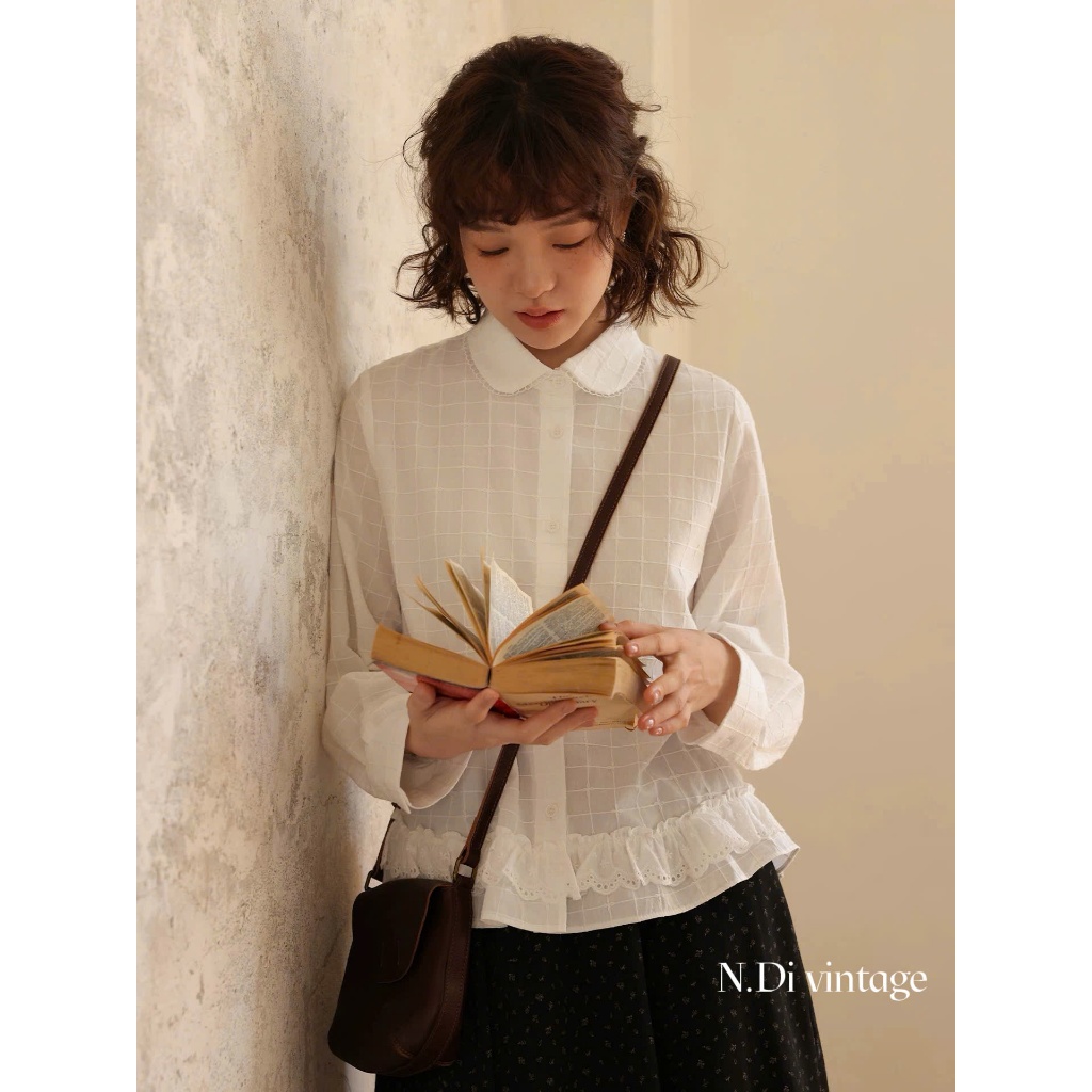 (QCCC) DH84 DAHAN🤍 Áo Blouse Trắng Cổ Bèo – Vintage & Dịu Dàng