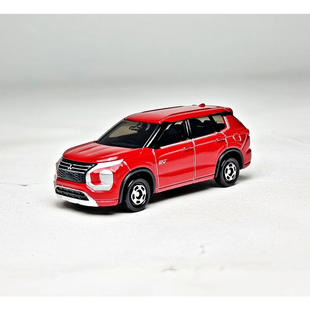 Mô hình xe Mitsubishi Outlander Phev No.10-8 tỉ lệ 1:64 Tomica 188278