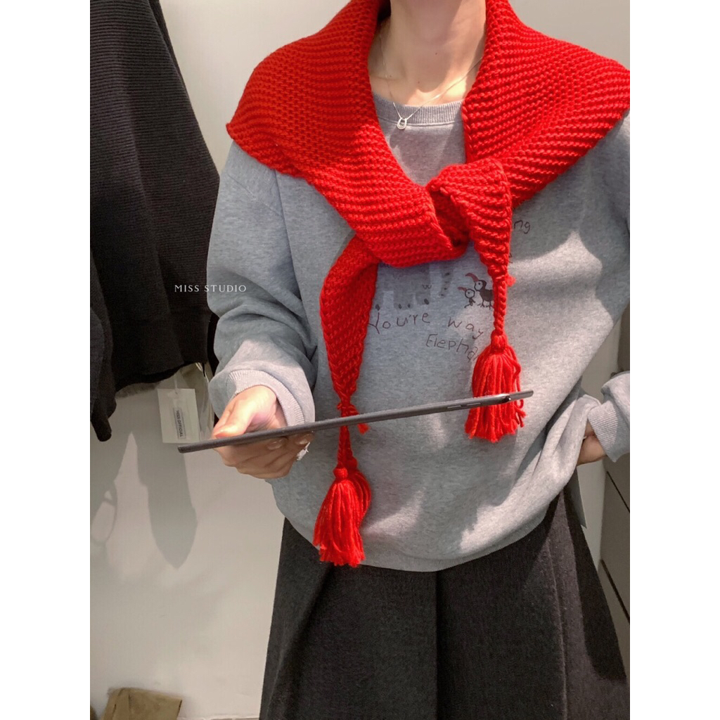 [ Room90 ] Áo nỉ lót bông hoạt hình kèm khăn suông rộng K5649