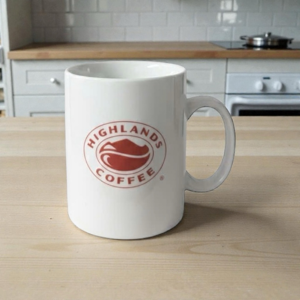Ly sứ cao cấp Highlands Coffee - Màu Trắng