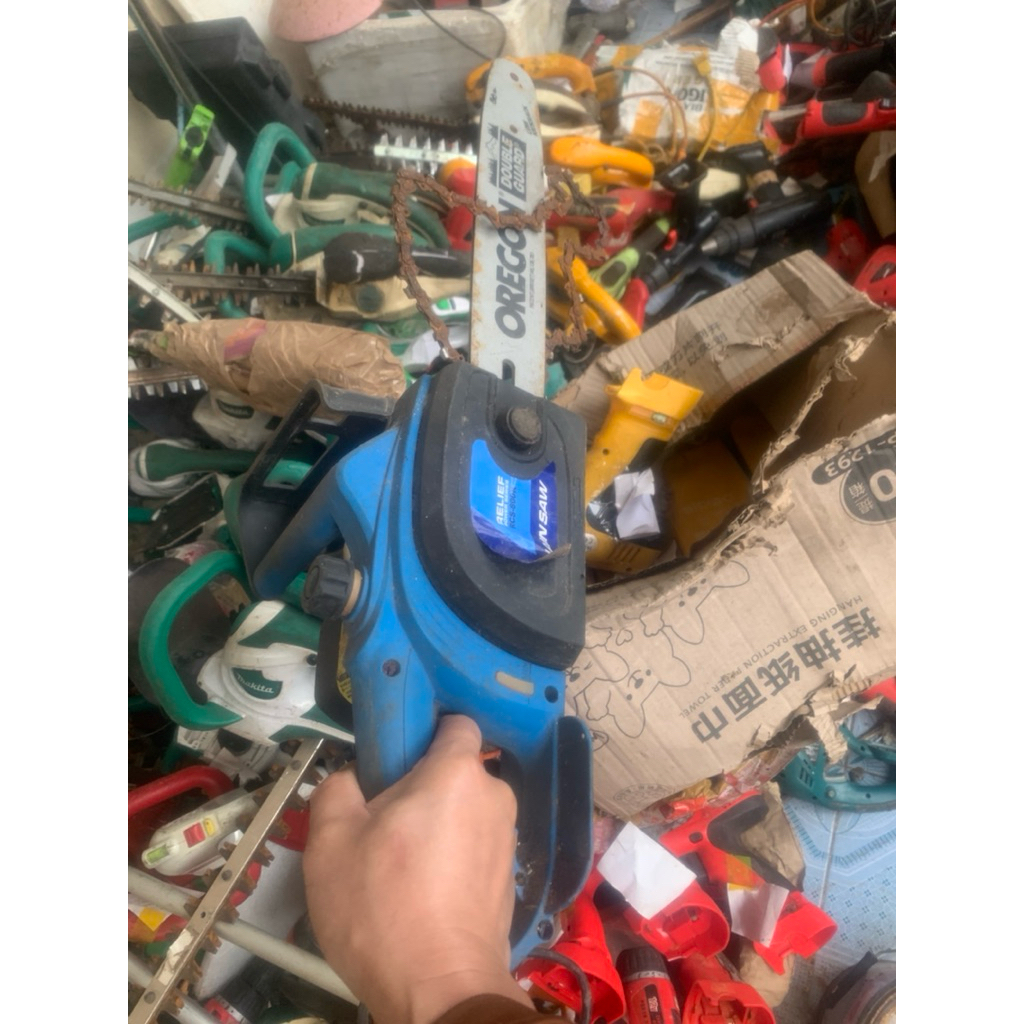 Cưa xích Nhật bãi diện 100-110v như hình máy sống ok, chưa vệ sinh