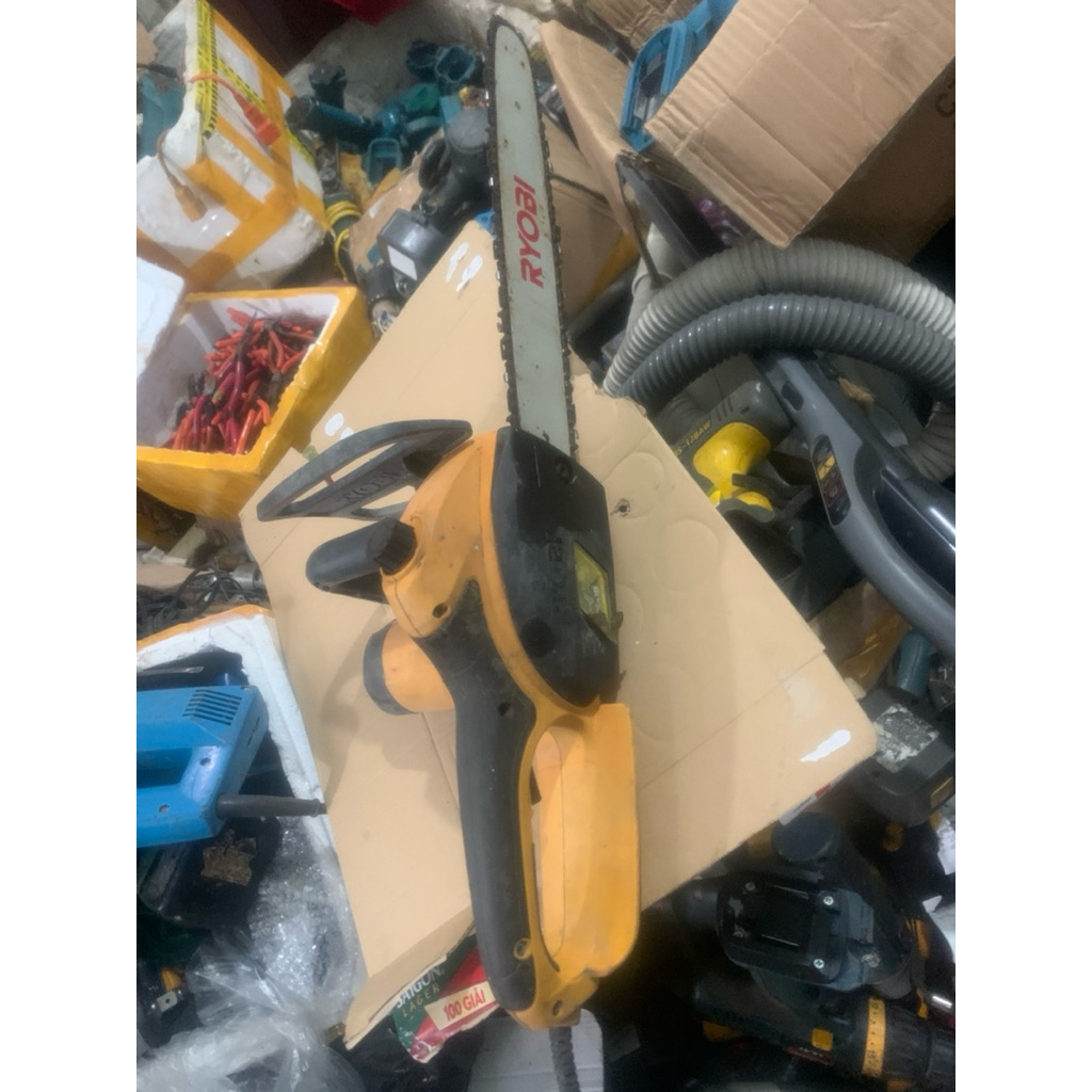 Cưa xích điện Nhật bãi Ryobi điện 100-110v như hình máy sống ok, chưa vệ sinh