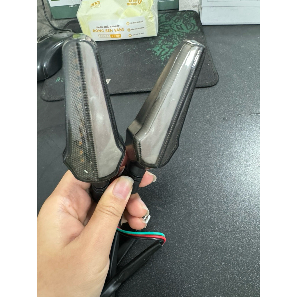 Xi nhan L21 audi đuổi lưỡi kiếm cho xe điện , xe máy 12V 48V ( hàng mới) giá 1 đôi