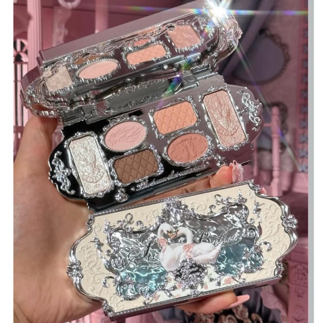 Bảng phấn Mắt Flower Knows Swan Ballet