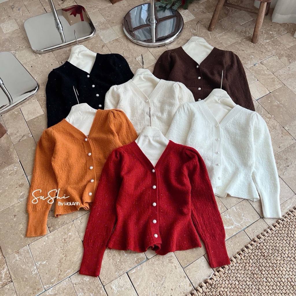 Áo Len Nữ Dáng Peplum Cổ Tim Đính Nút Ngọc – Thanh Lịch, Tôn Dáng ✨ | BigBuy360 - bigbuy360.vn