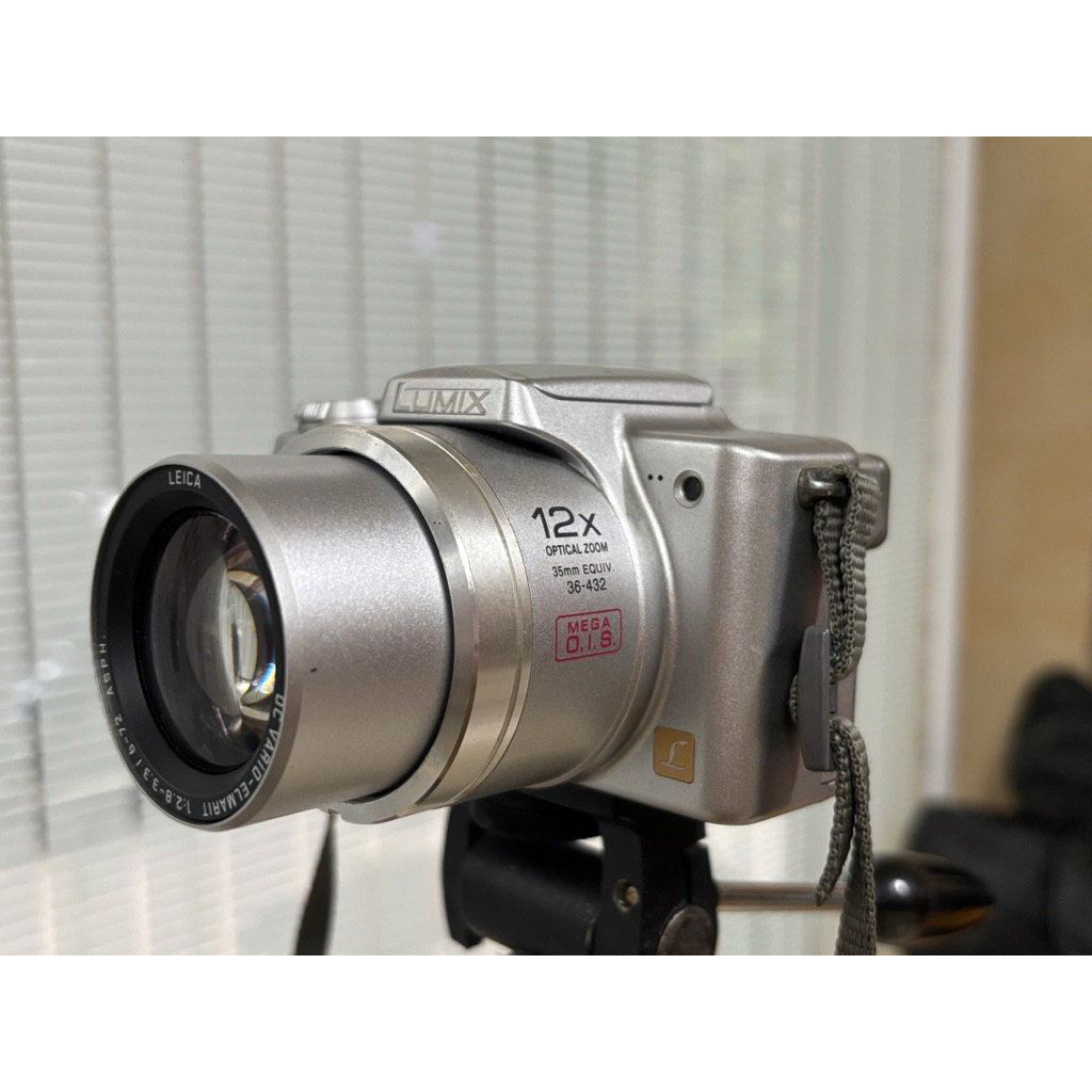 Máy ảnh PANASONIC FZ5