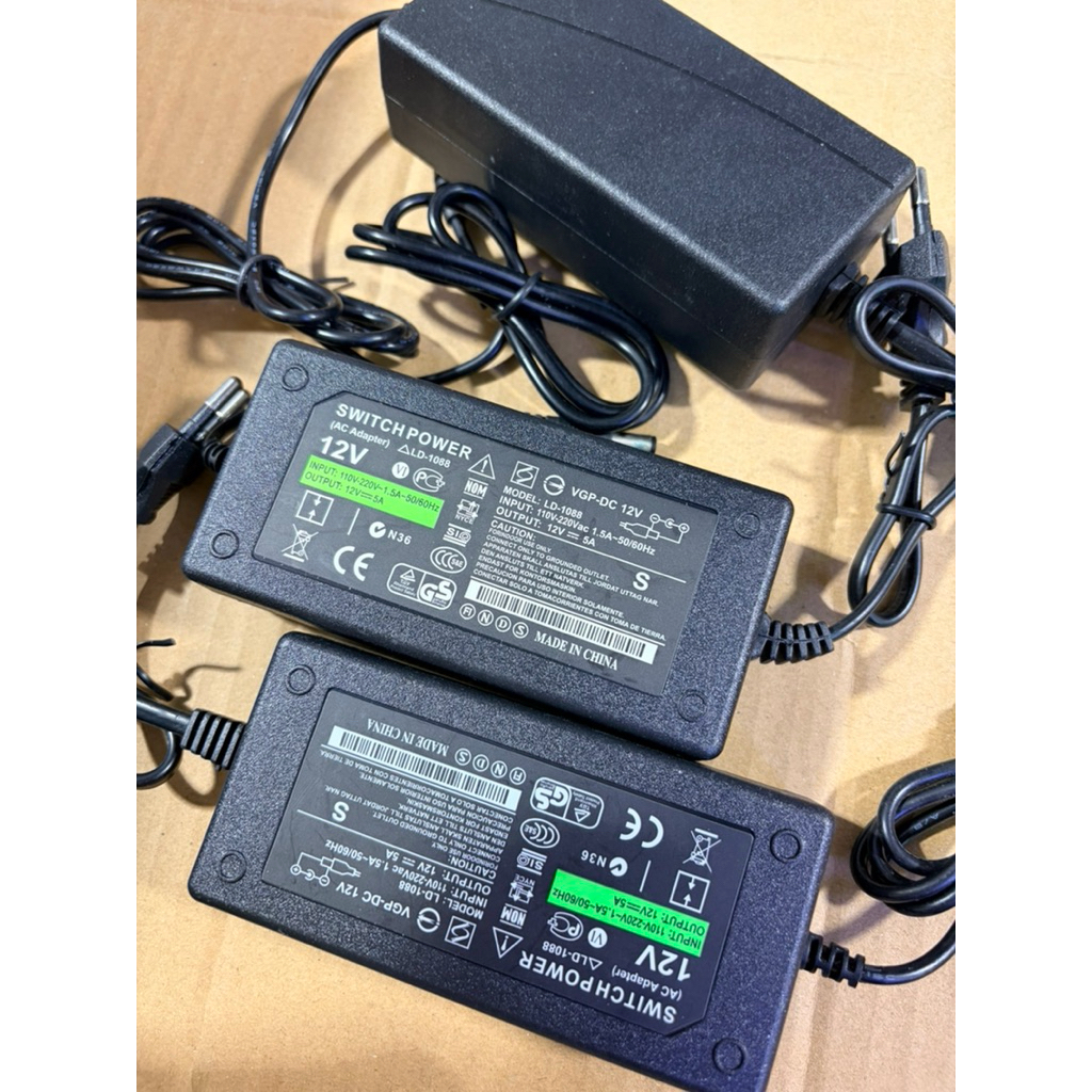 Nguồn adapter 12V 5A nhựa