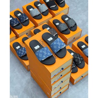 Dép lê nam quai ngang Lệ Vi quai ngang vân monogram truyền thống nhiều da màu quai cao su chắc chắn hàng full box. 2026